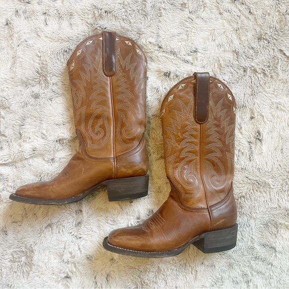 free to roam Shoes - Free to Roam brown leather cowgirl boots 6.5